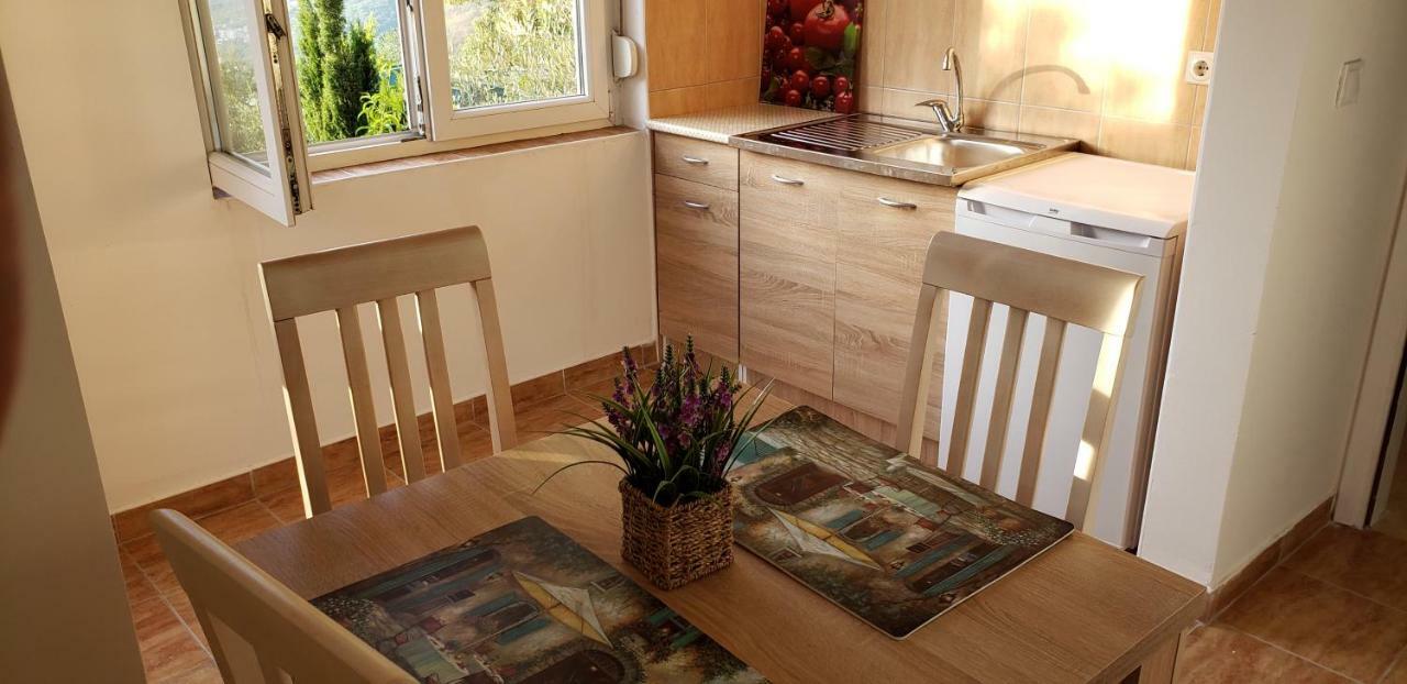 Apartmani Mia Rada Будва Экстерьер фото